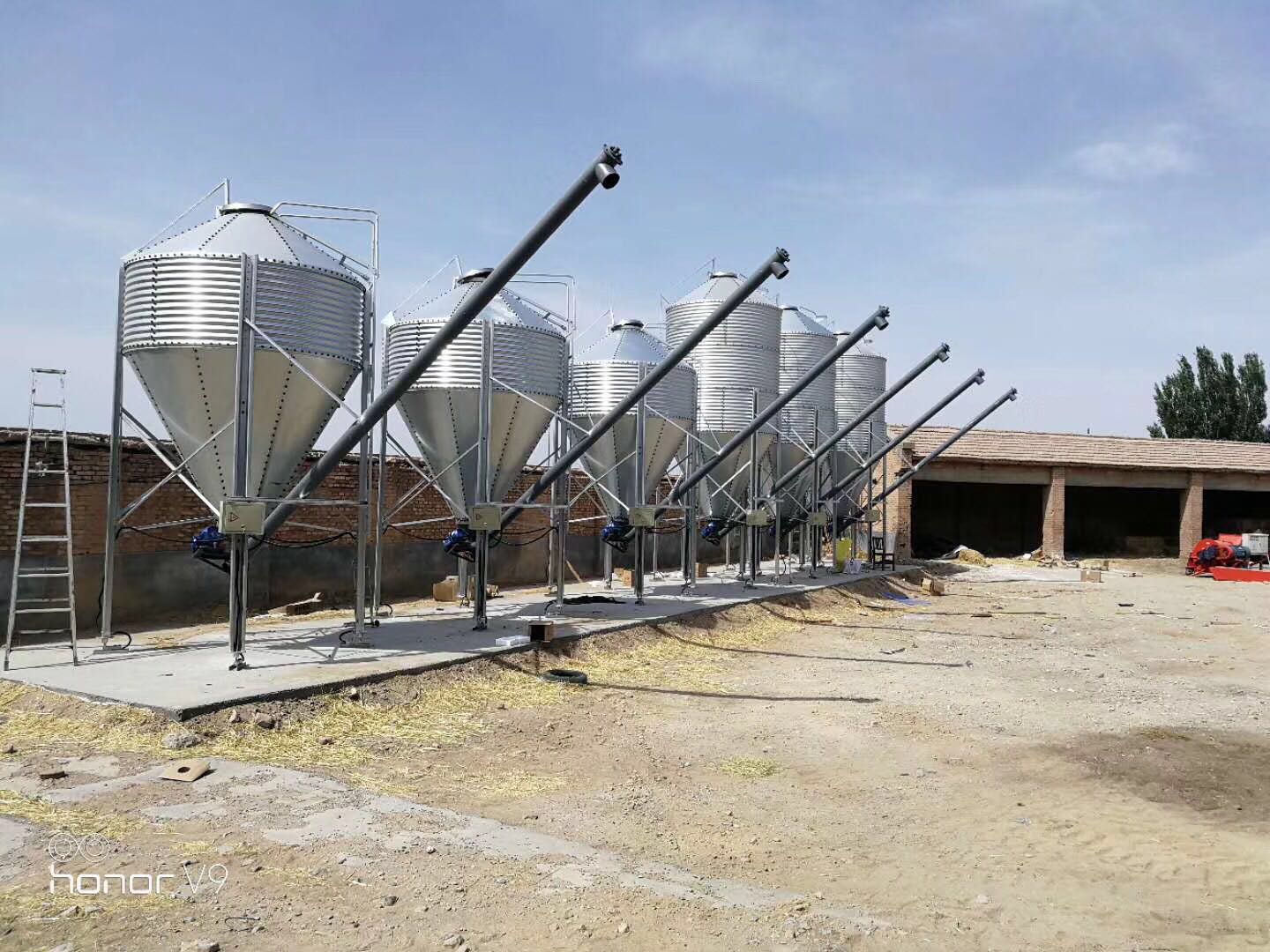 Feed Tower - Image 4